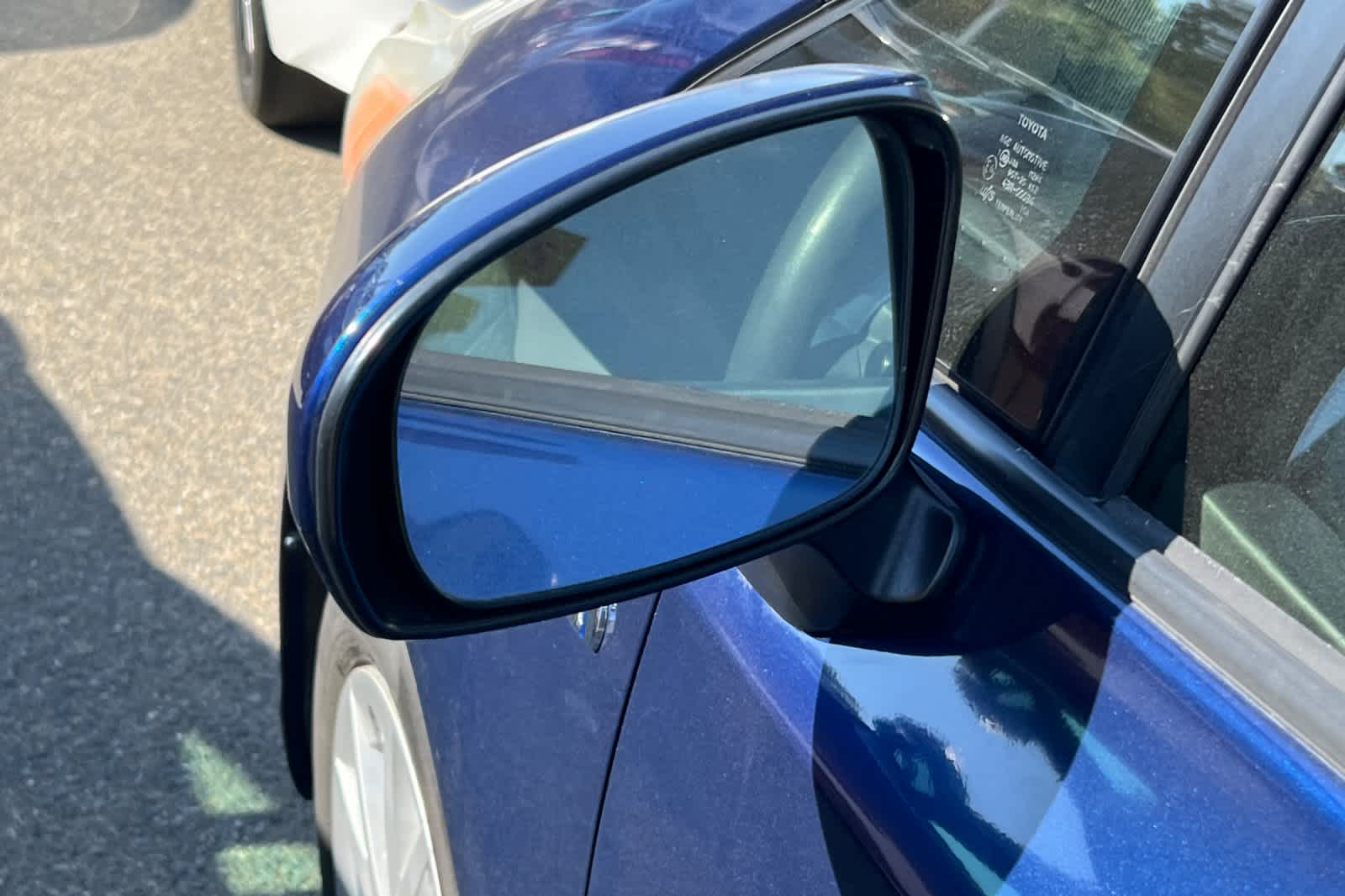 Thumbnail: 2013 Toyota Prius v - 19