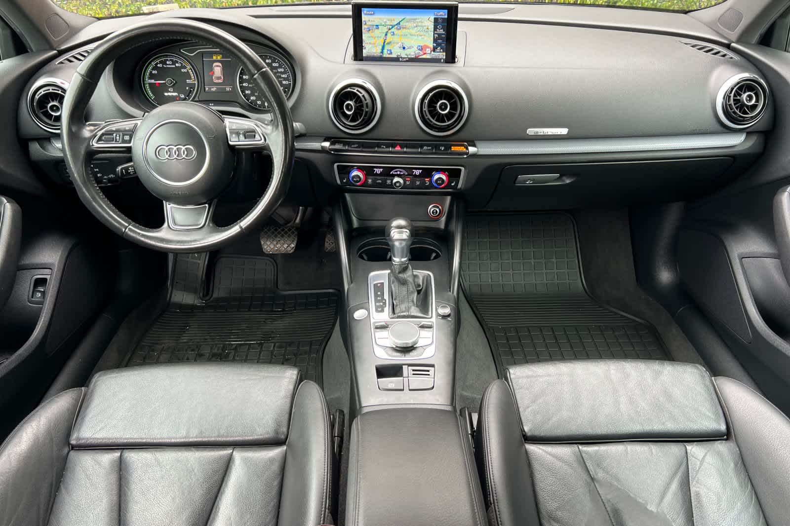 Thumbnail: 2016 Audi A3 e-tron - 3