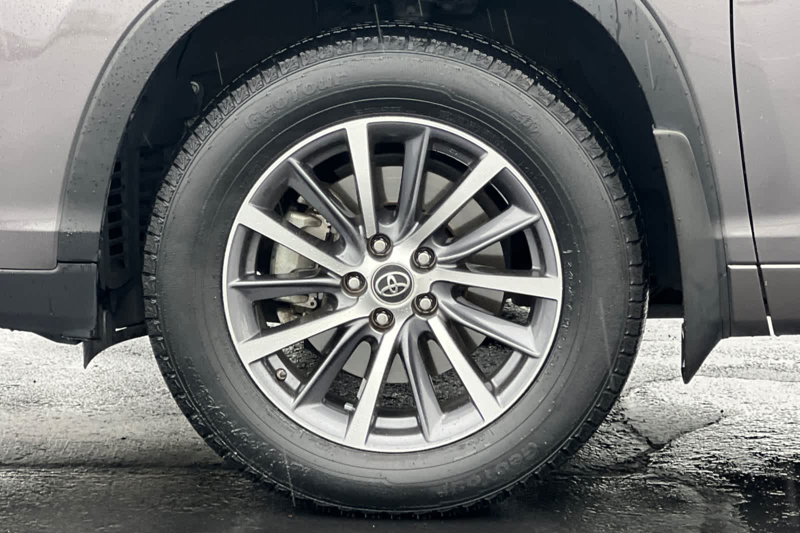 Thumbnail: 2018 Toyota Highlander - 27