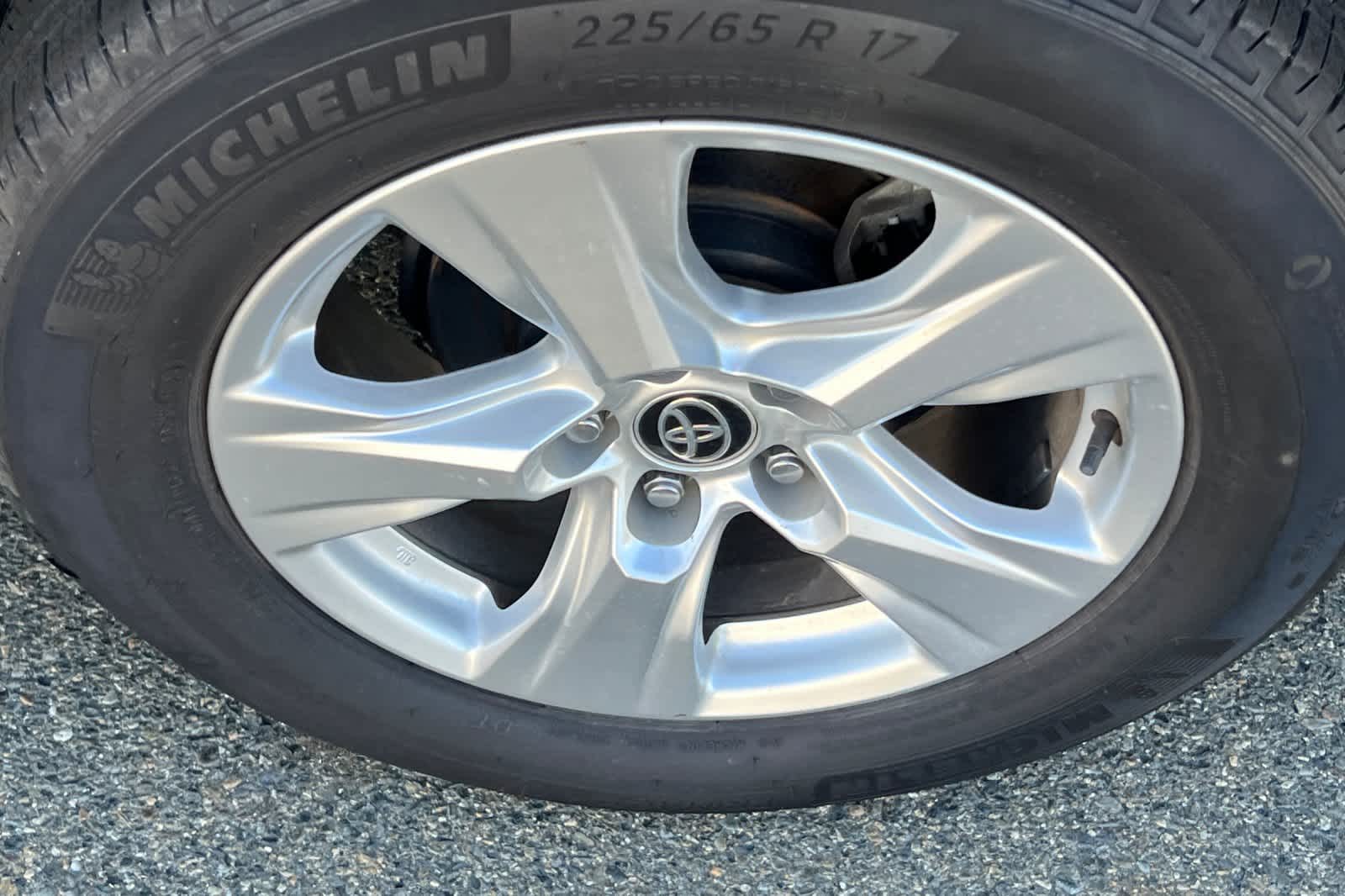 Thumbnail: 2021 Toyota RAV4 - 22