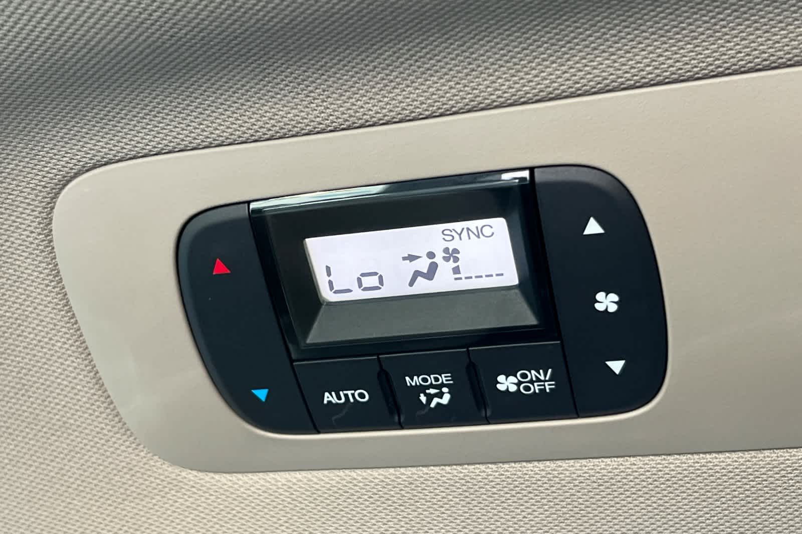 Thumbnail: 2016 Honda Odyssey - 14