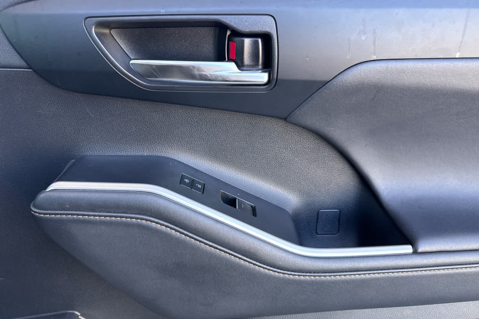 Thumbnail: 2022 Toyota Highlander - 20