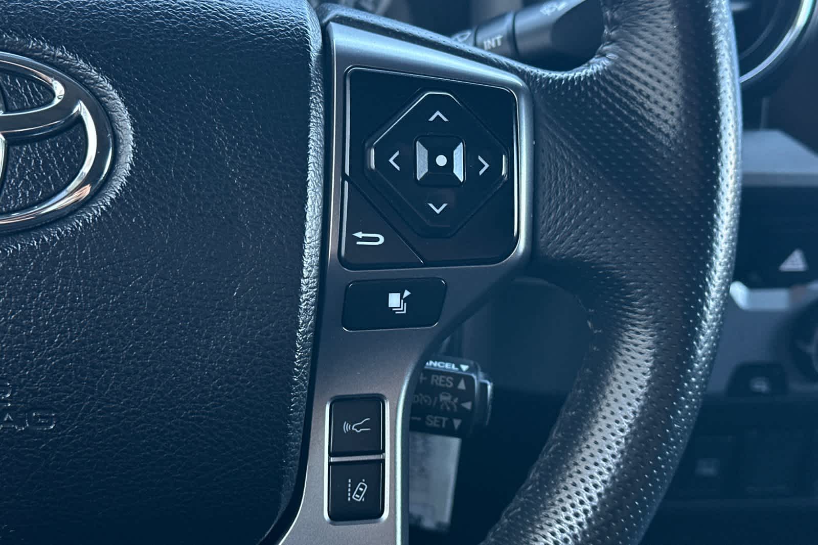 Thumbnail: 2021 Toyota Tacoma - 25