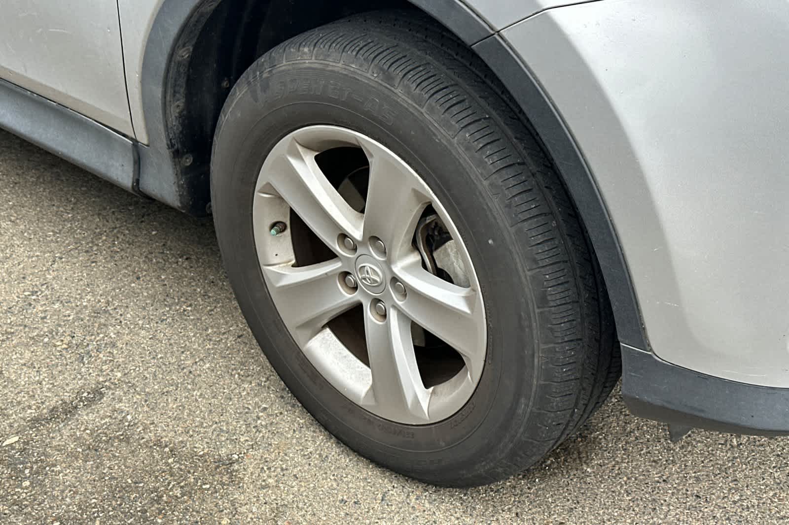 Thumbnail: 2014 Toyota RAV4 - 12