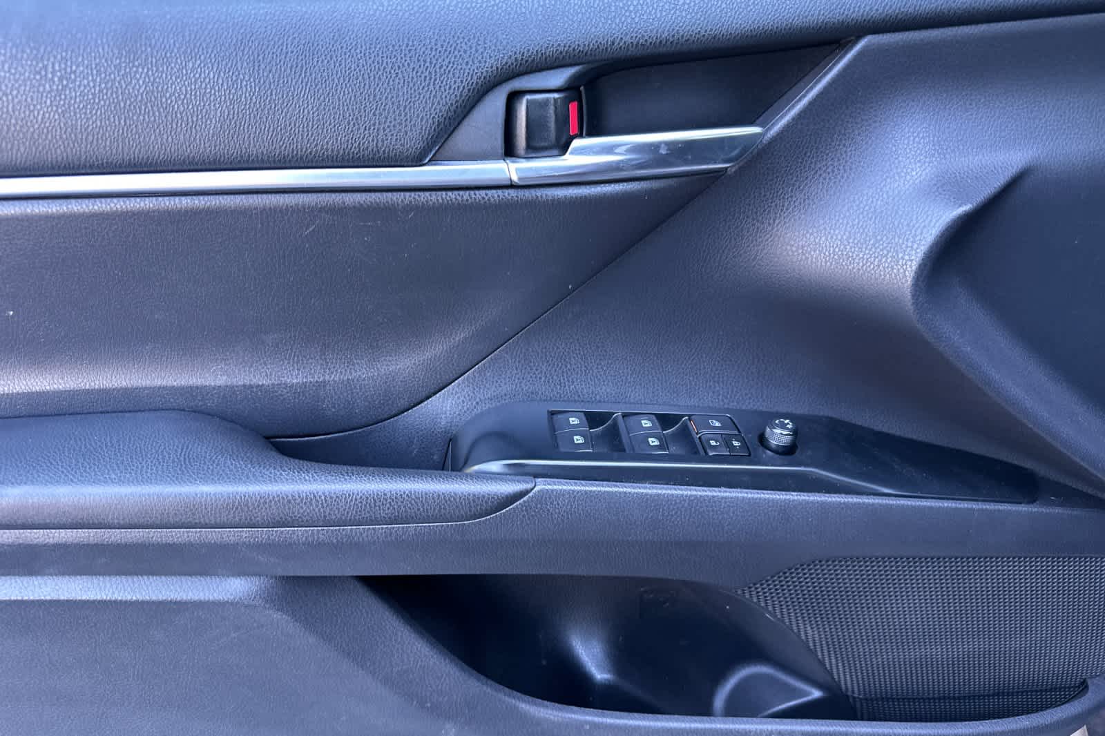 Thumbnail: 2020 Toyota Camry - 12