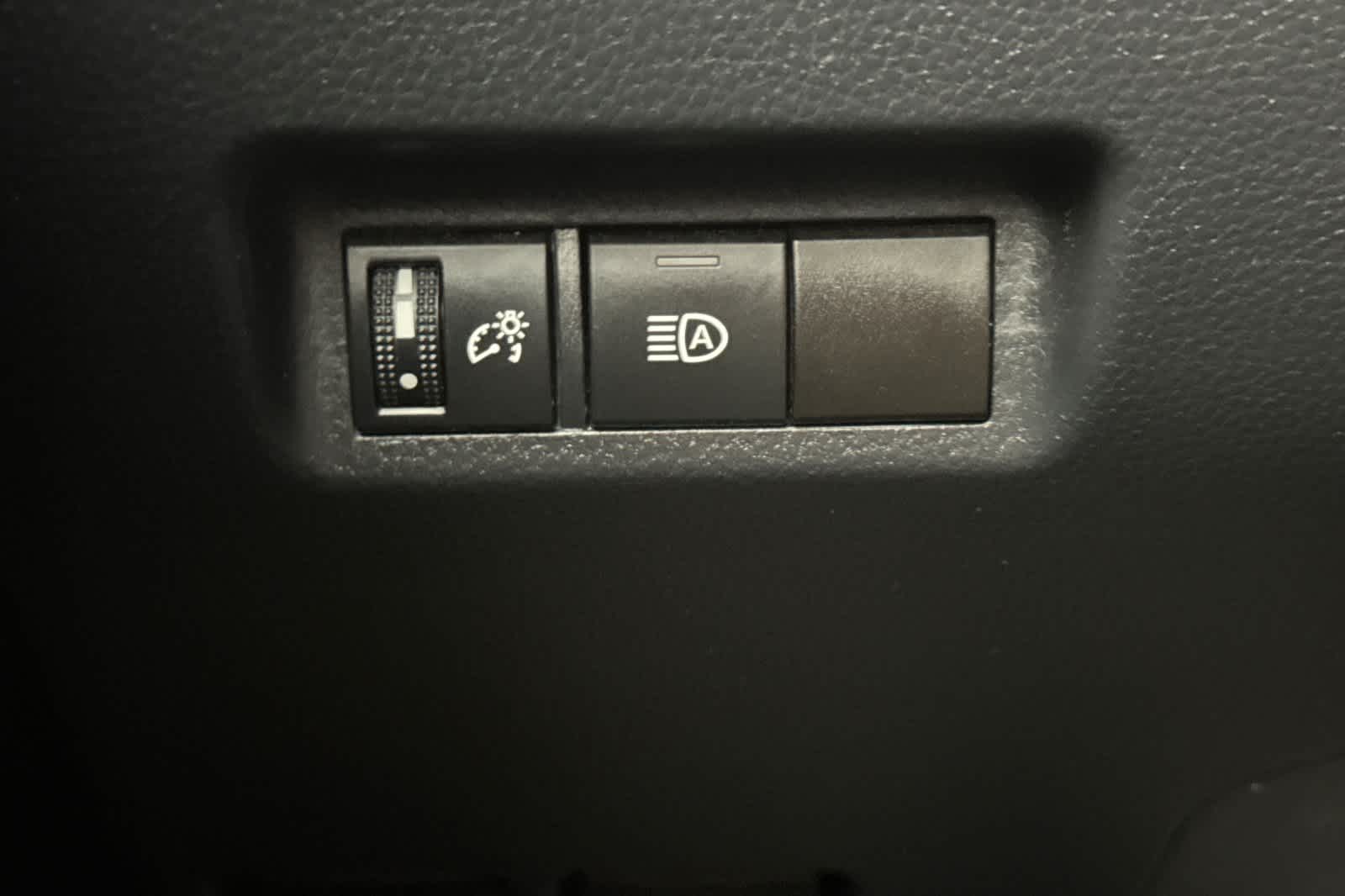 Thumbnail: 2023 Toyota RAV4 - 31