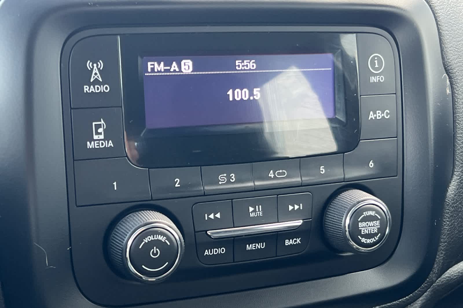 Thumbnail: 2017 Jeep Renegade - 19