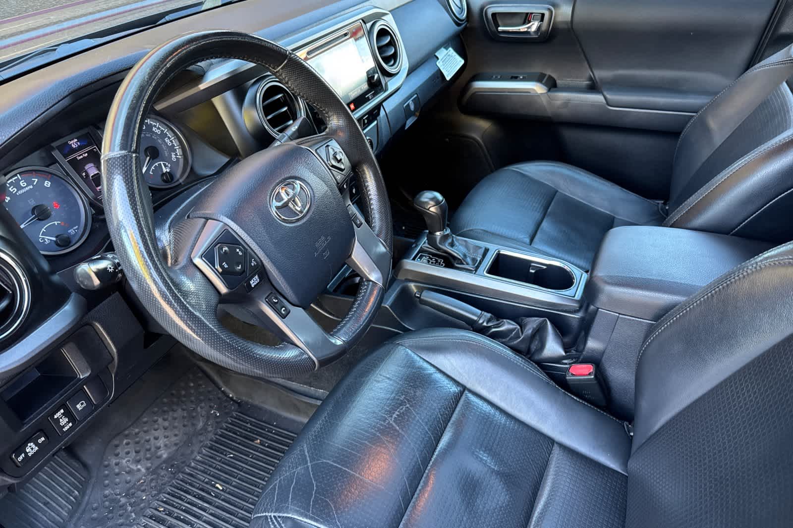 Thumbnail: 2019 Toyota Tacoma - 11