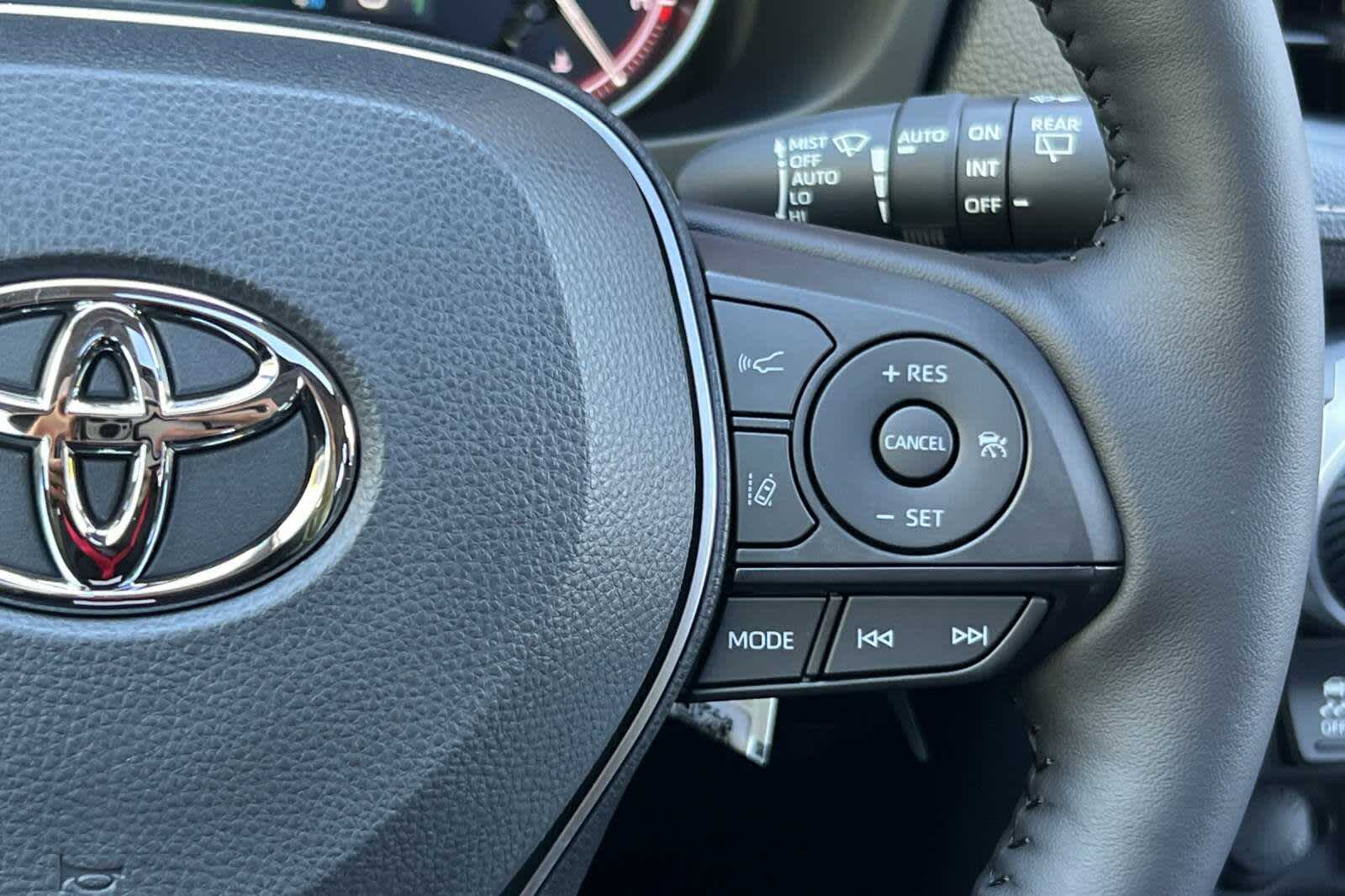 Thumbnail: 2025 Toyota RAV4 - 27