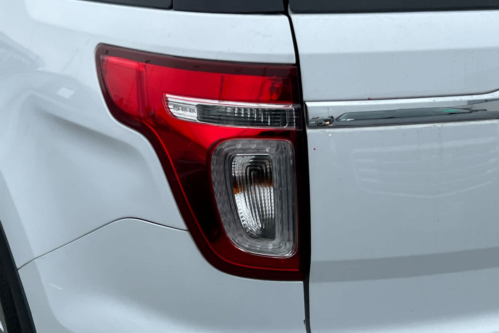 Thumbnail: 2015 Ford Explorer - 15