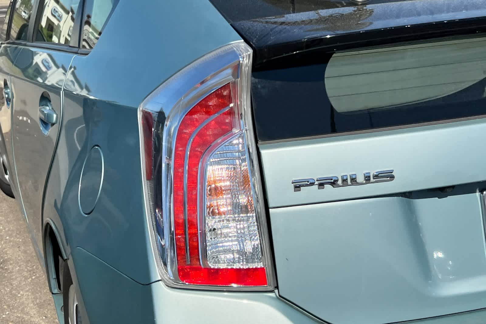 Thumbnail: 2015 Toyota Prius - 20
