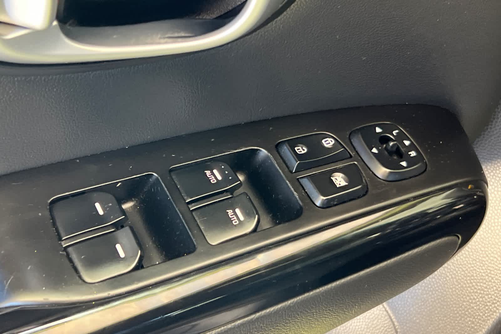 Thumbnail: 2015 Kia Soul - 13