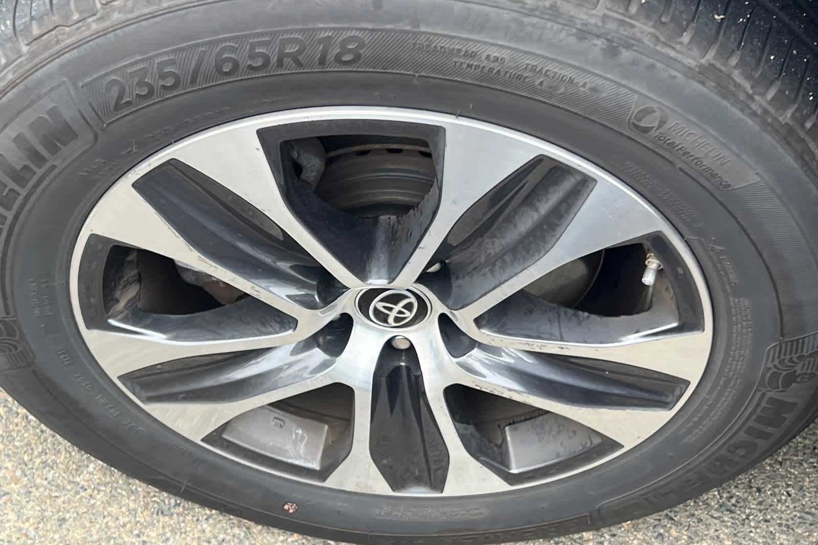 Thumbnail: 2023 Toyota Highlander - 22