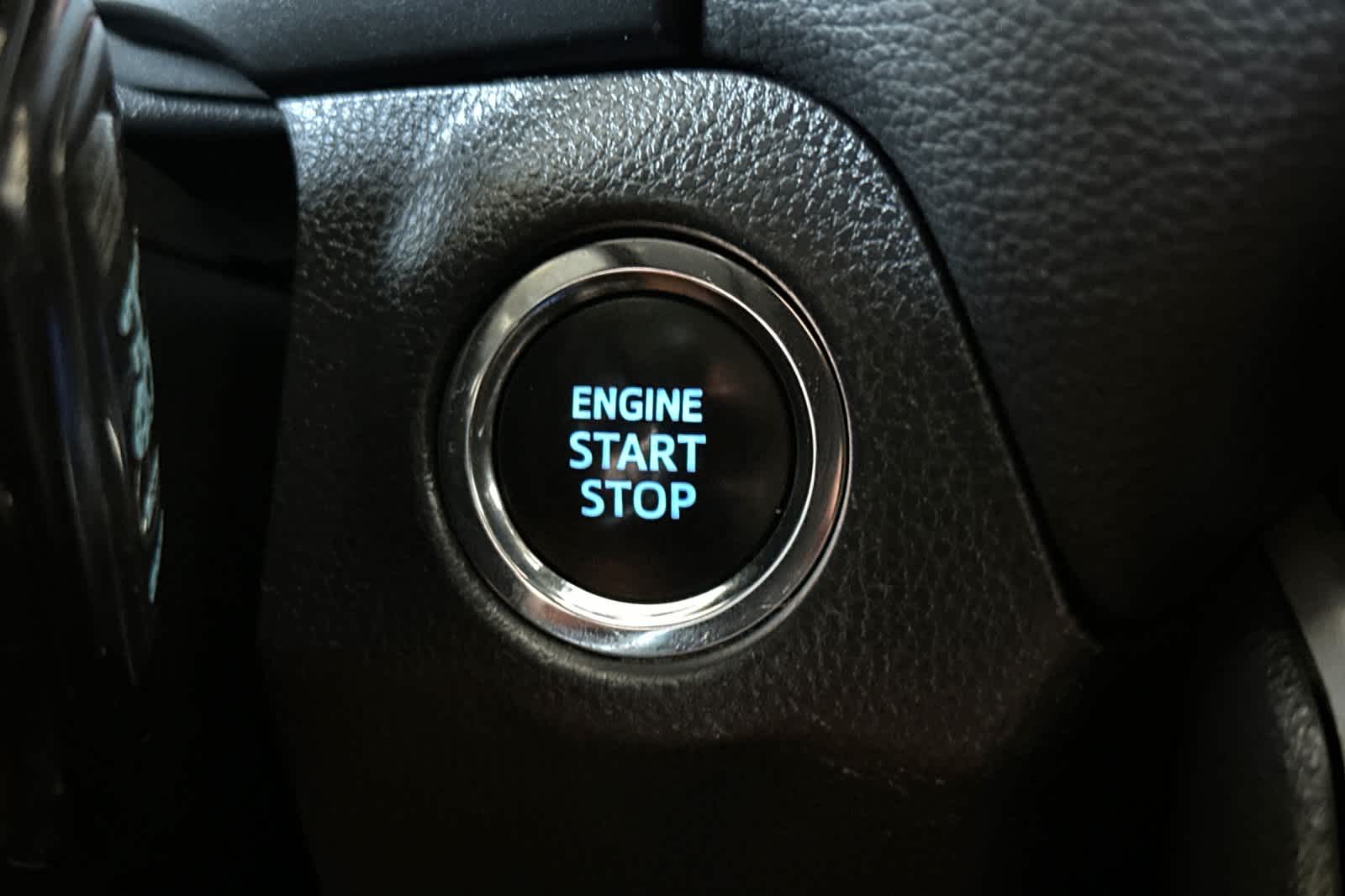 Thumbnail: 2022 Toyota RAV4 - 24