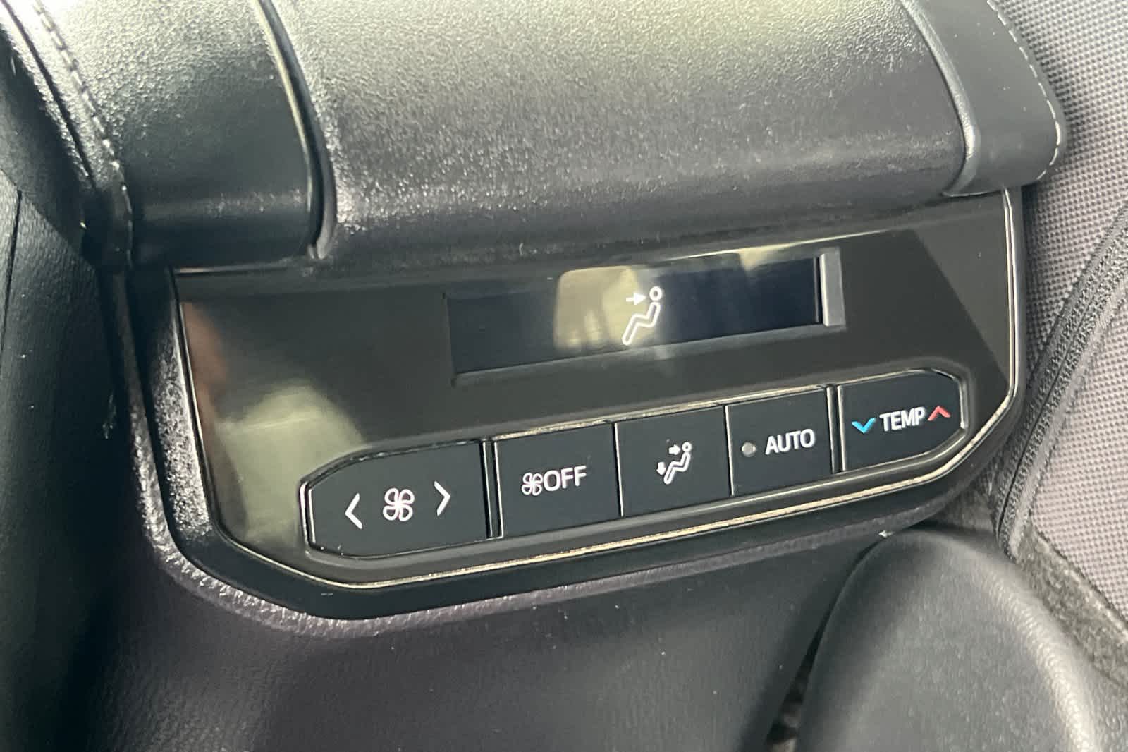 Thumbnail: 2024 Toyota Highlander - 14