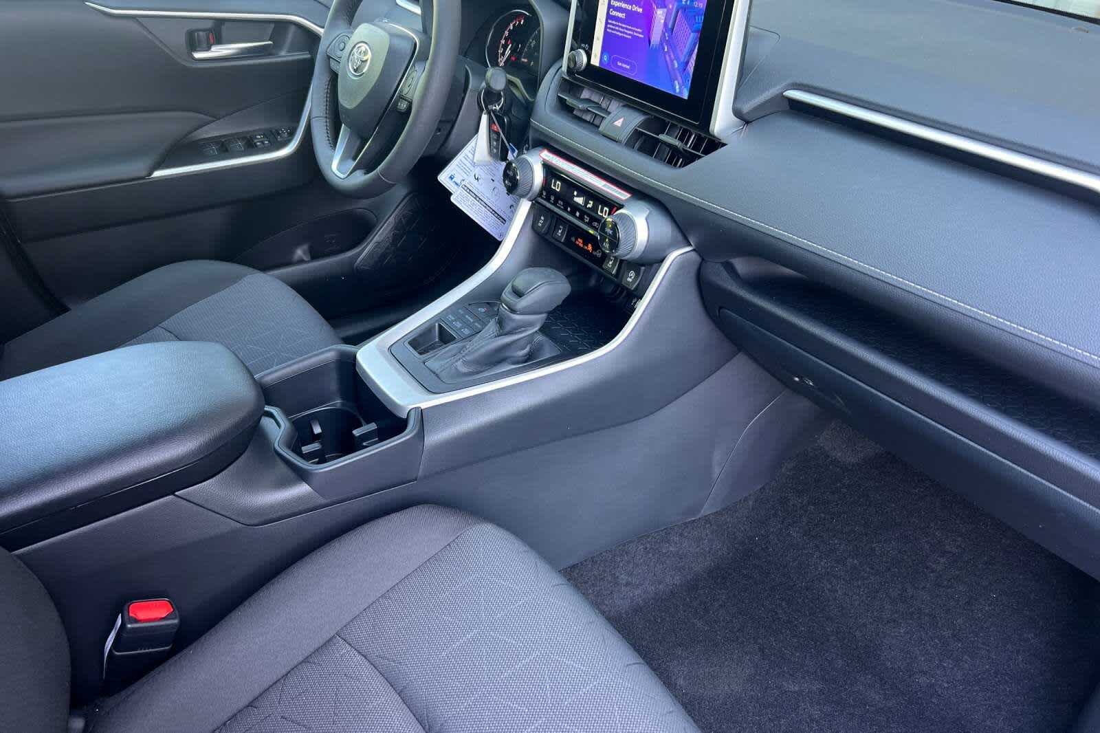 2025 Toyota RAV4 XLE 15