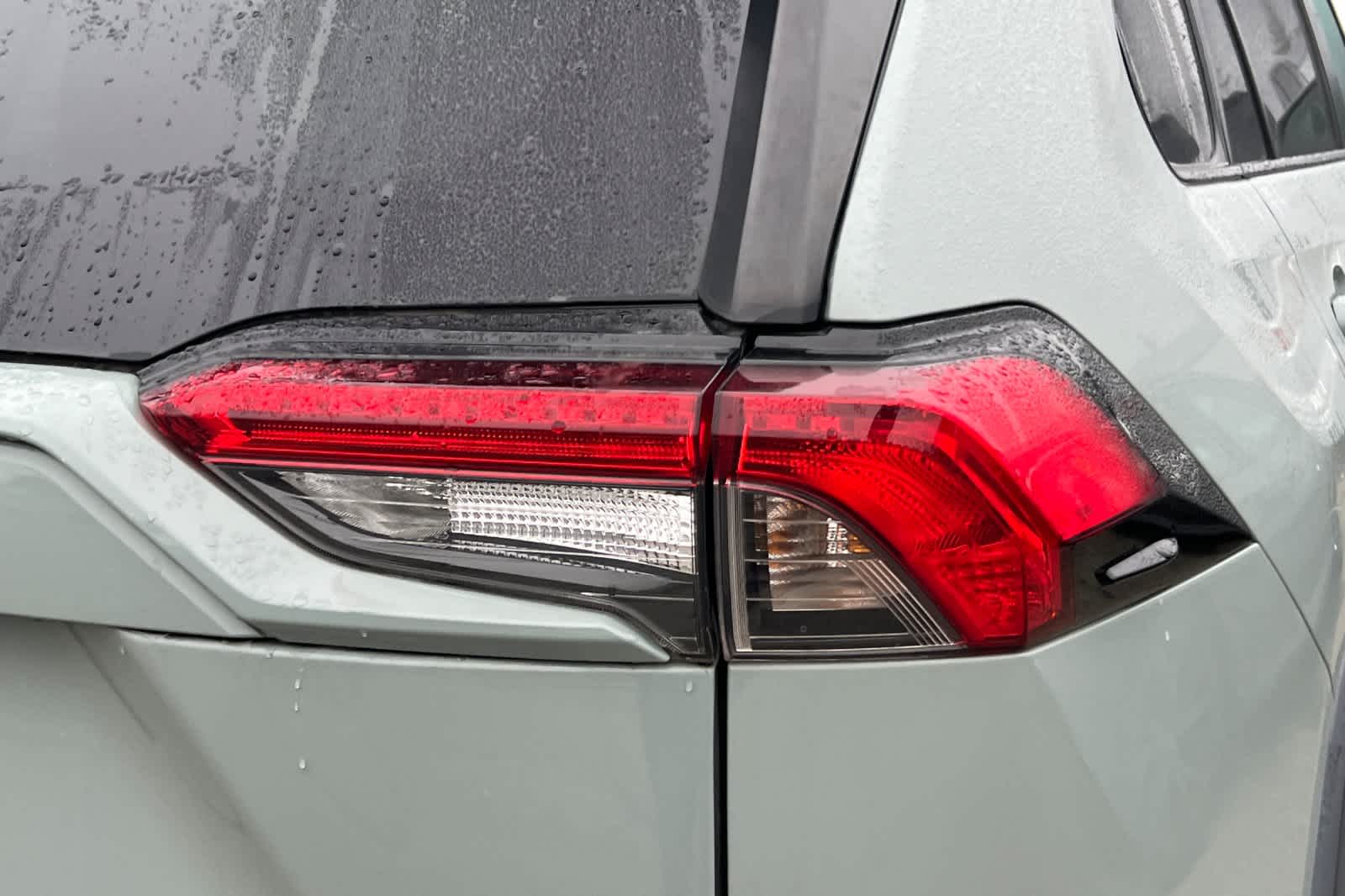 Thumbnail: 2022 Toyota RAV4 - 17