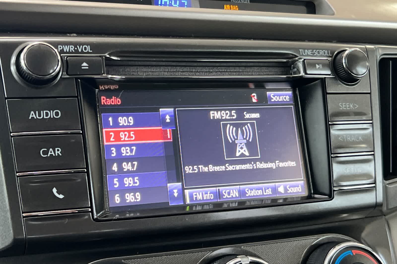 Thumbnail: 2015 Toyota RAV4 - 19