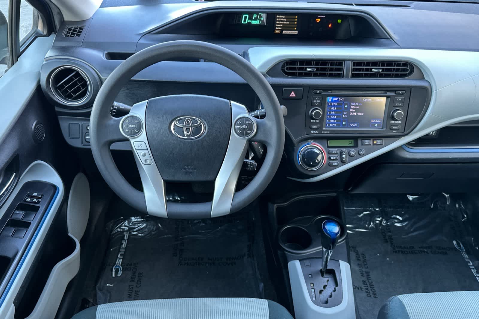 Thumbnail: 2012 Toyota Prius c - 15