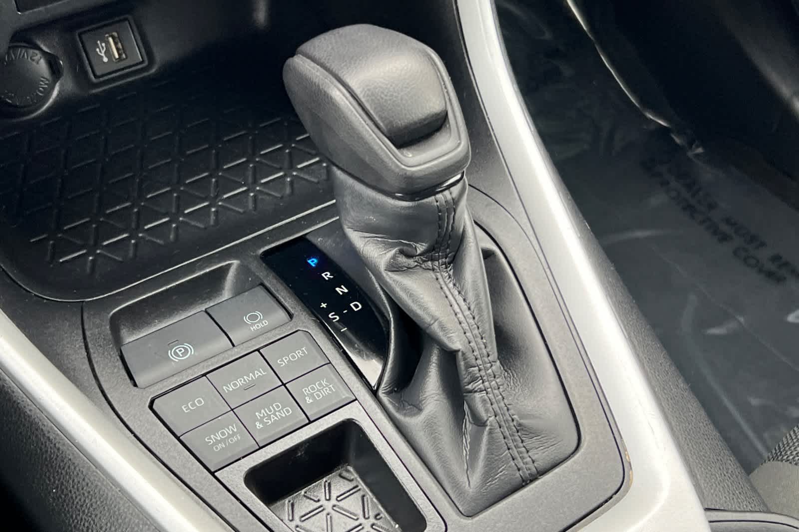 Thumbnail: 2024 Toyota RAV4 - 23