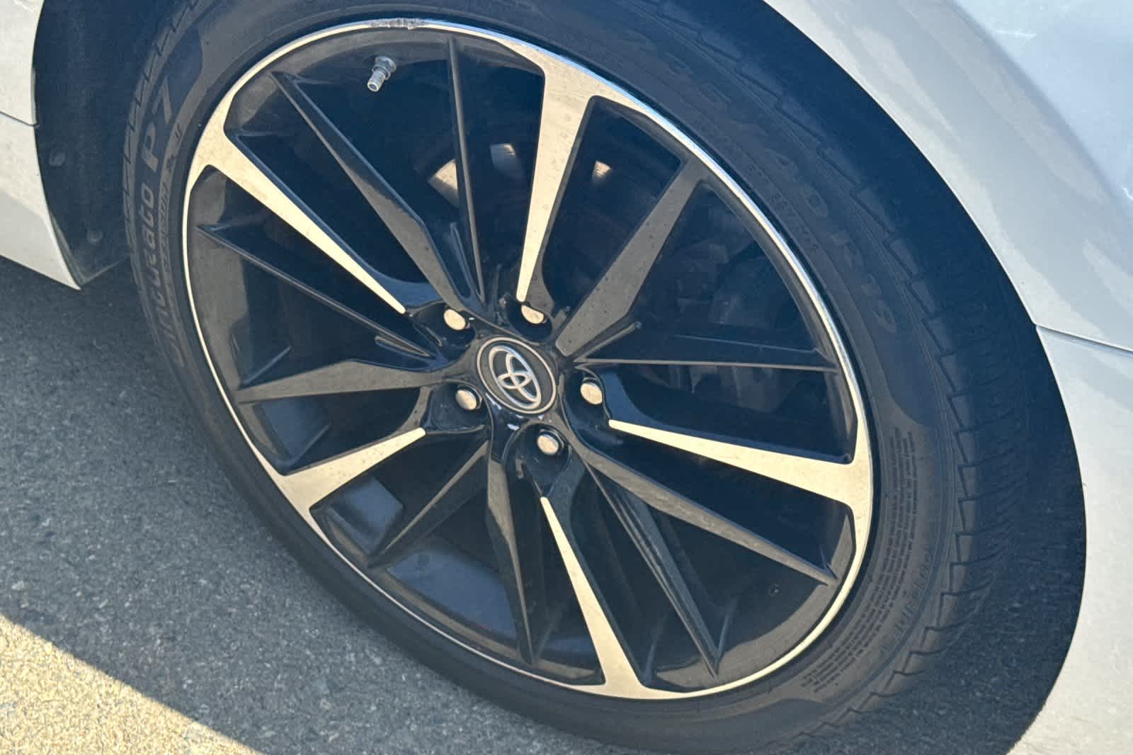 2018 Toyota Camry XSE 18