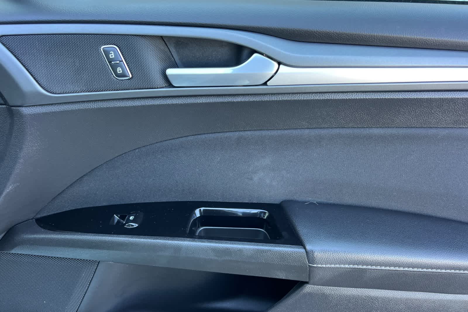 Thumbnail: 2013 Ford Fusion - 18