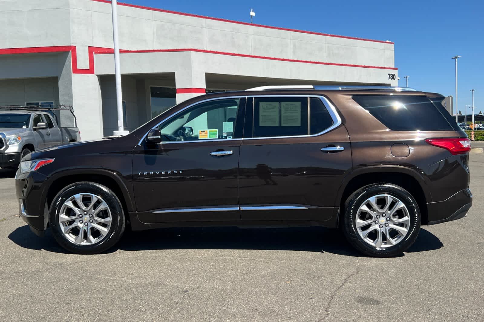 Thumbnail: 2018 Chevrolet Traverse - 8