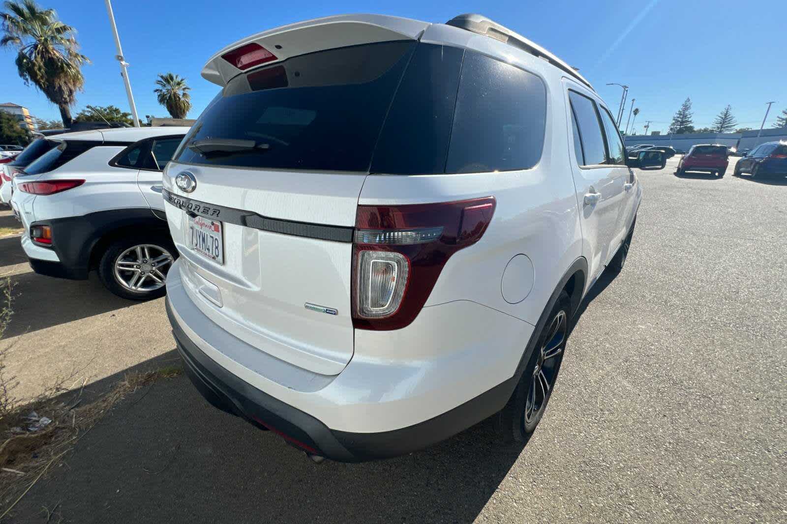 Thumbnail: 2015 Ford Explorer - 2