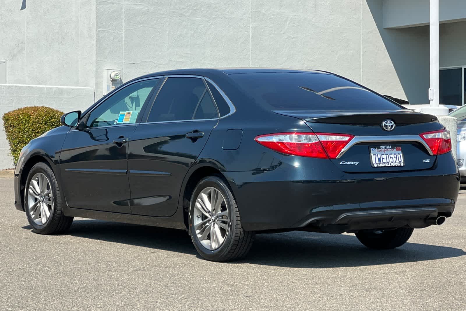 Thumbnail: 2017 Toyota Camry - 7