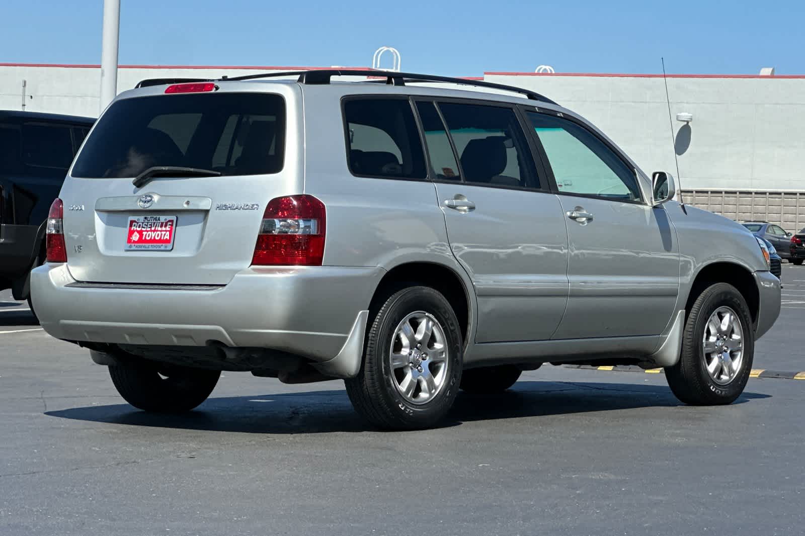 Thumbnail: 2005 Toyota Highlander - 2
