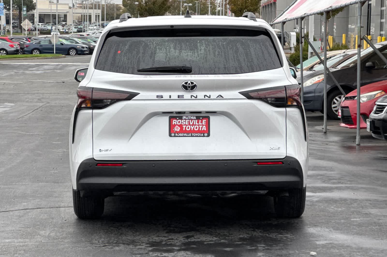 Thumbnail: 2026 Toyota Sienna - 7