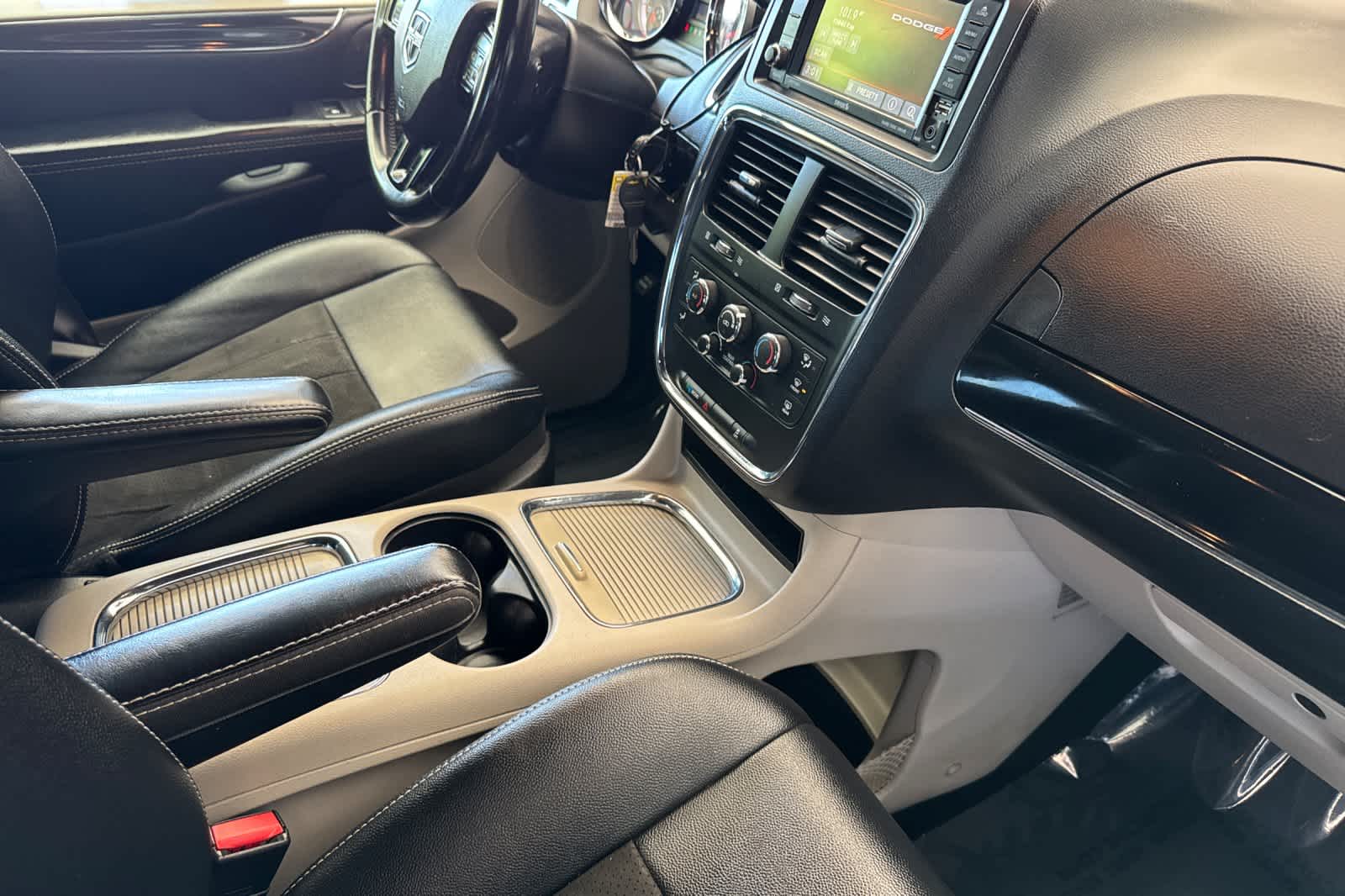 Thumbnail: 2019 Dodge Grand Caravan - 16