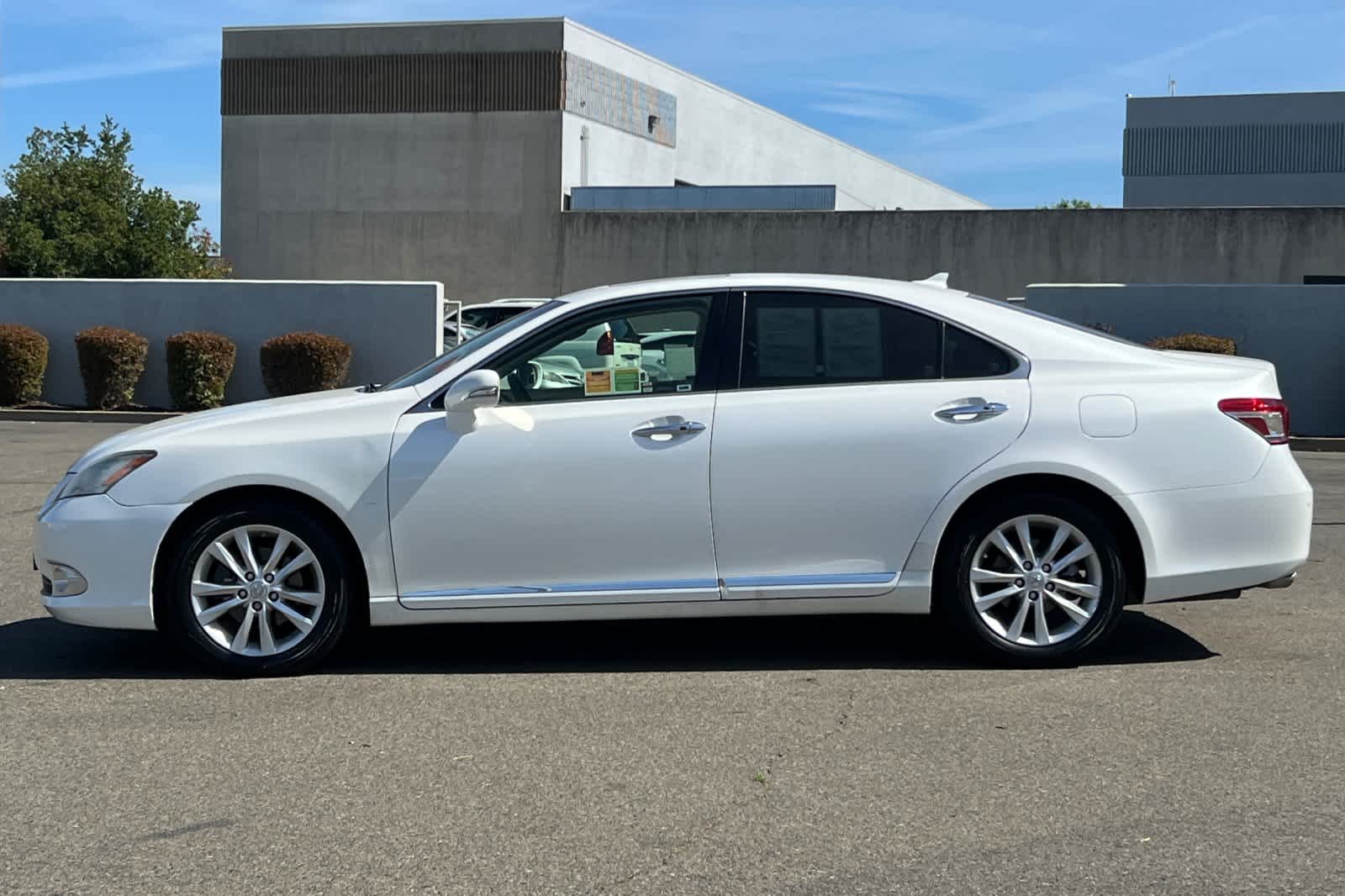 Thumbnail: 2011 Lexus ES - 8