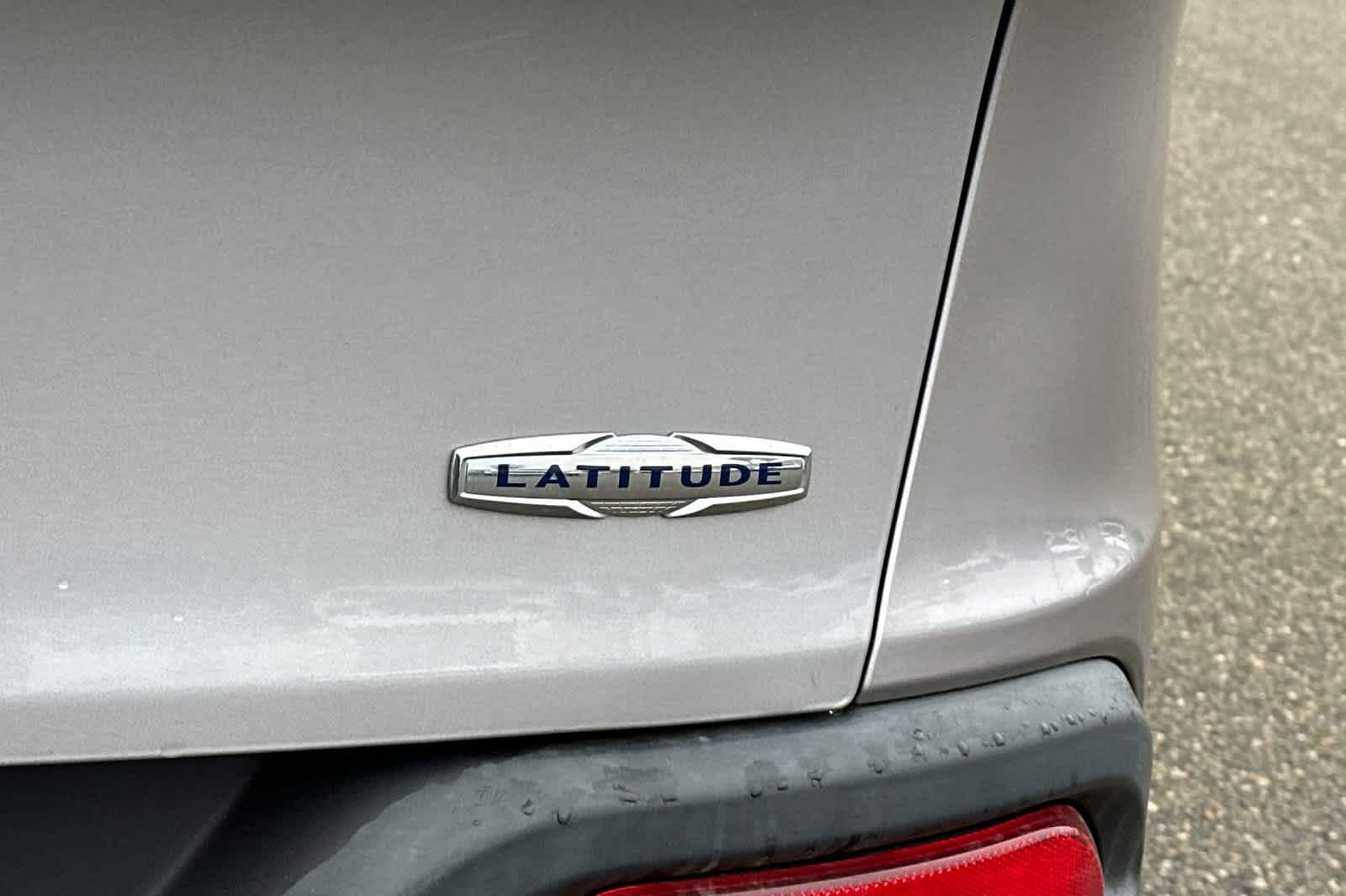 Thumbnail: 2017 Jeep Cherokee - 7