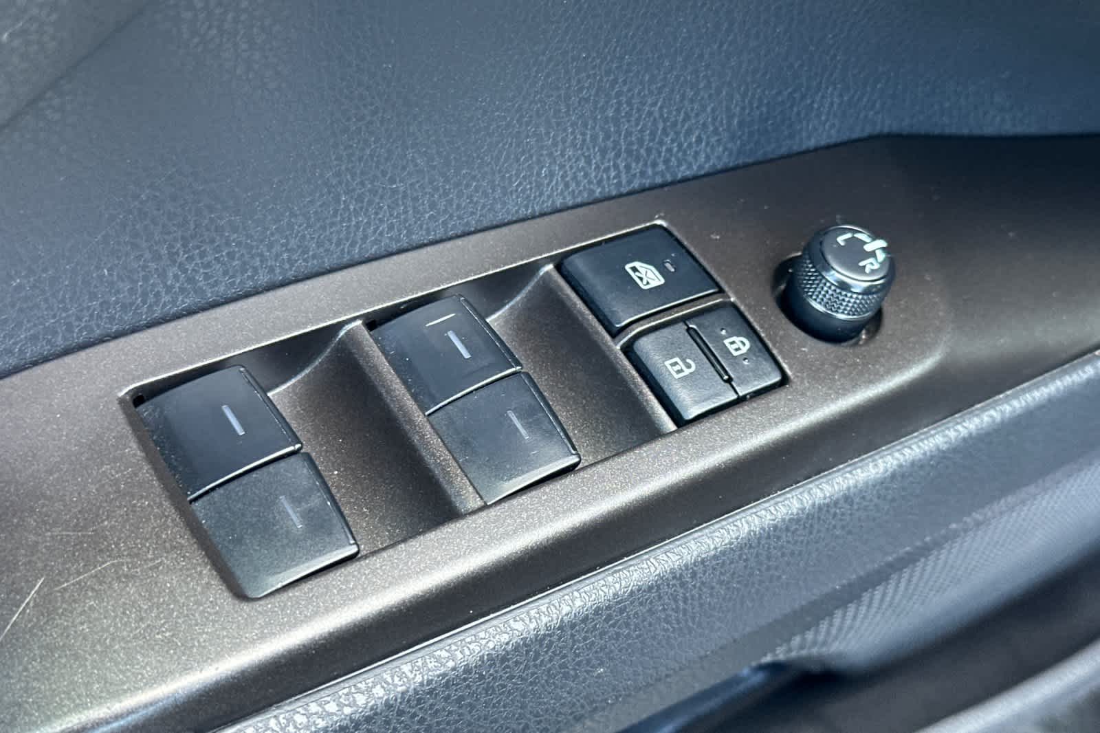 Thumbnail: 2022 Toyota Camry - 13