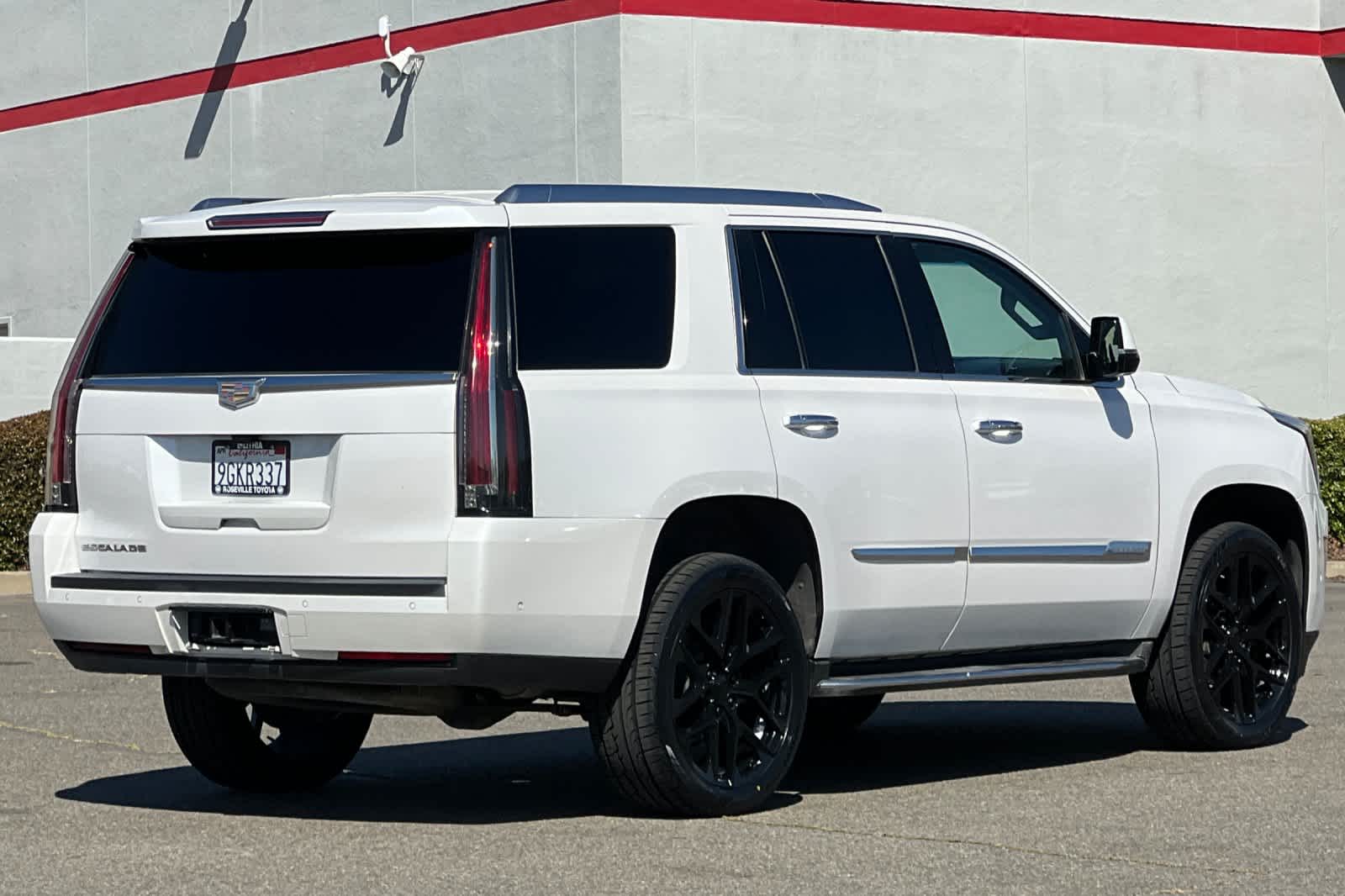 Thumbnail: 2017 Cadillac Escalade - 2