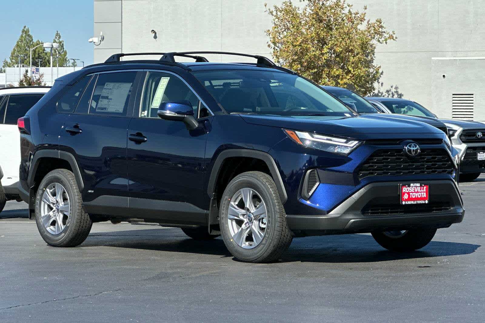 Thumbnail: 2025 Toyota RAV4 - 8