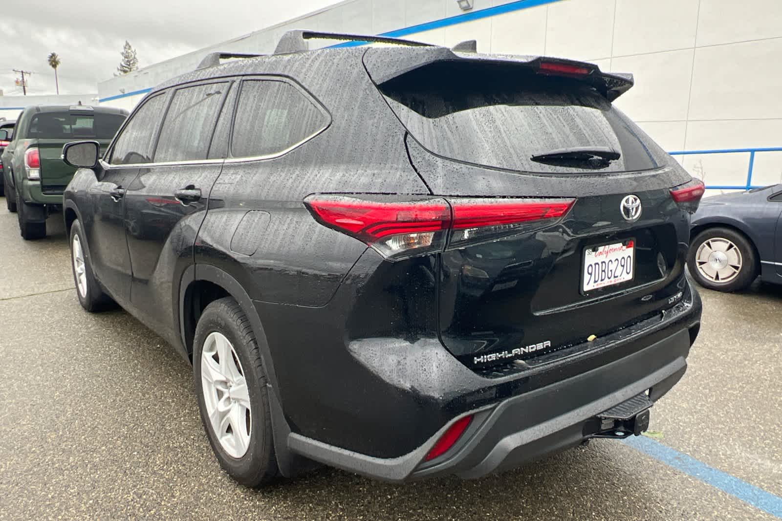 Thumbnail: 2022 Toyota Highlander - 4