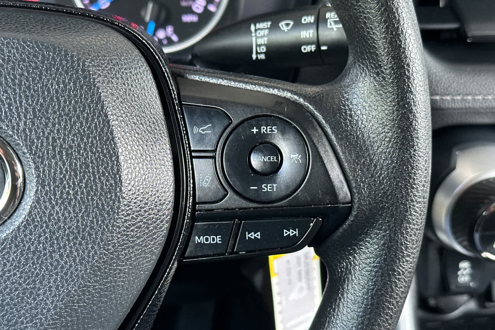 Thumbnail: 2021 Toyota RAV4 - 26
