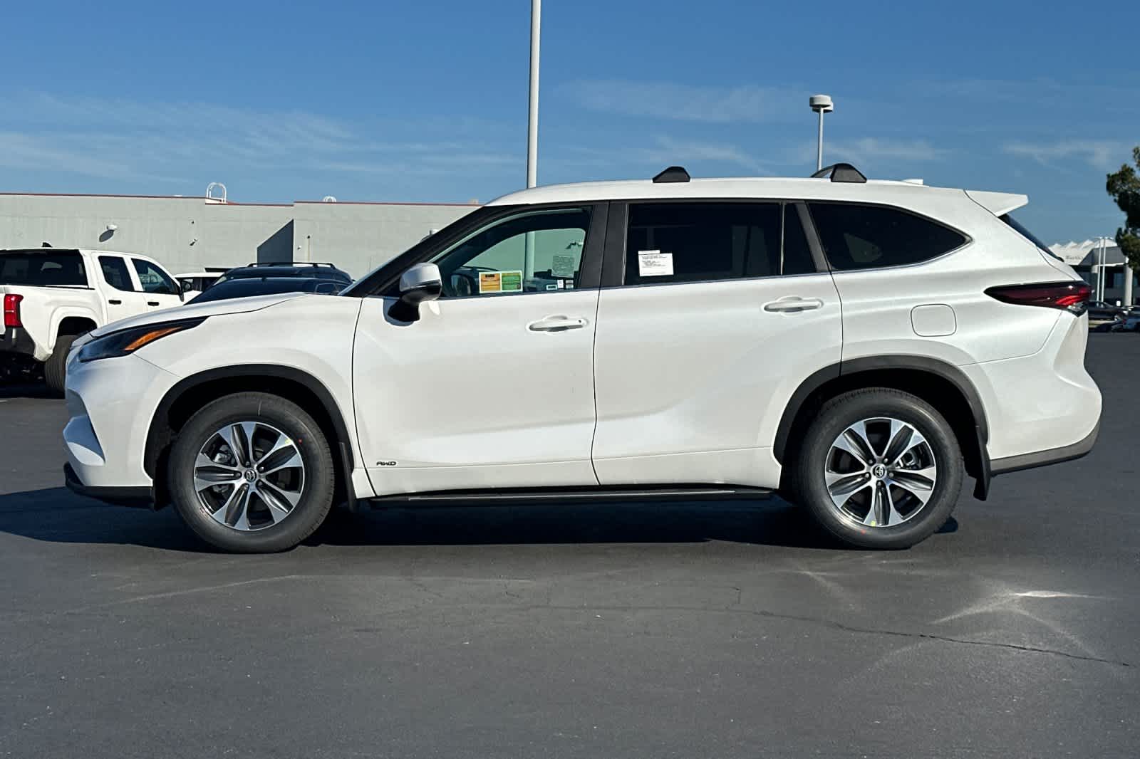 Thumbnail: 2026 Toyota Highlander - 5