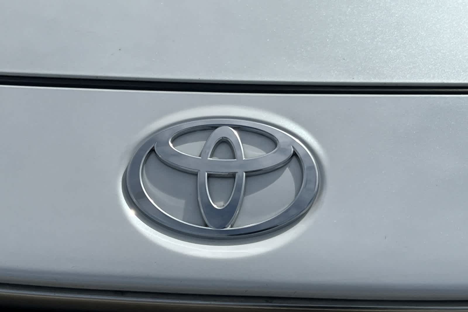 Thumbnail: 2023 Toyota bZ4X - 10