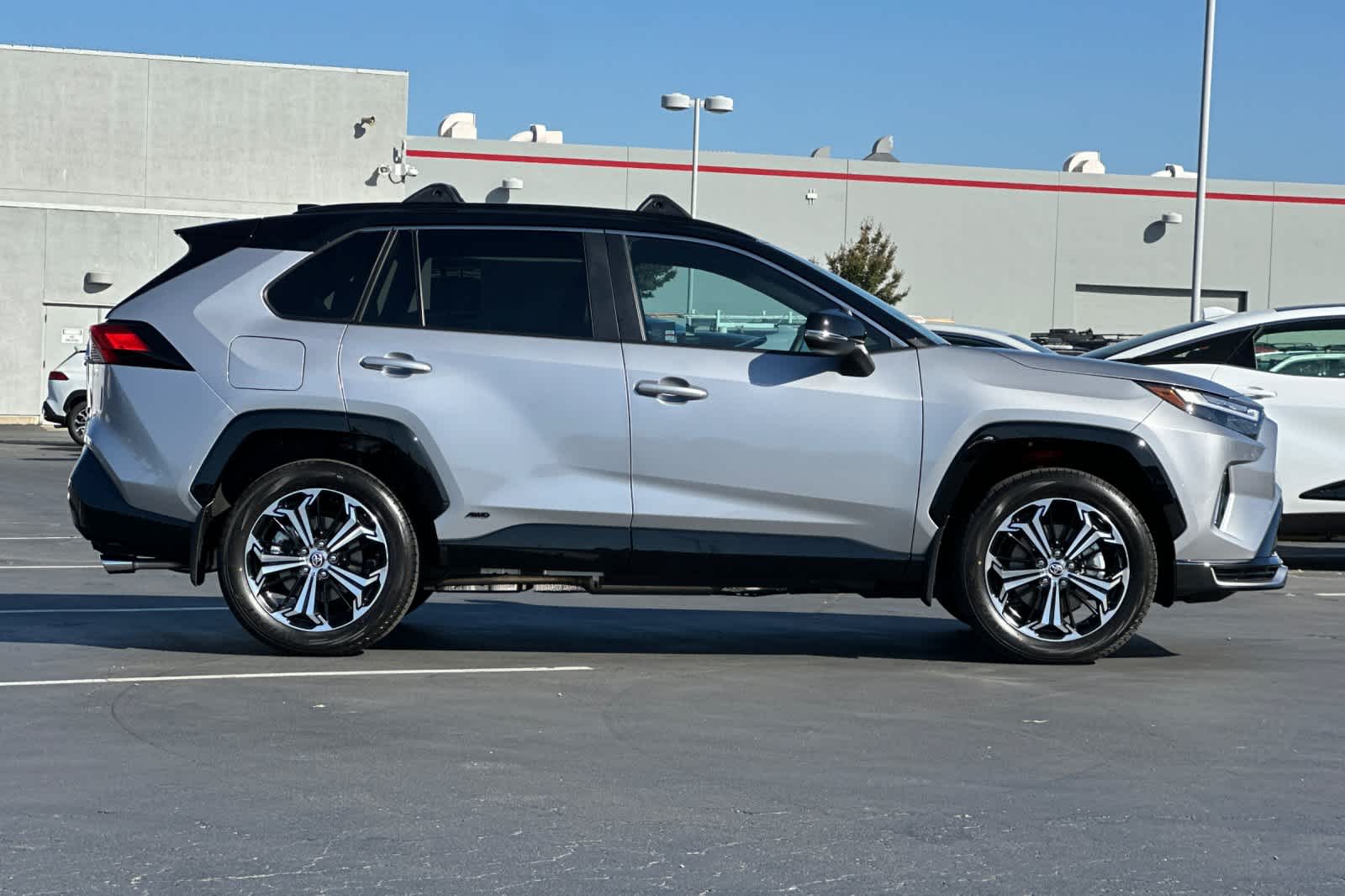 2025 Toyota RAV4 XSE 6