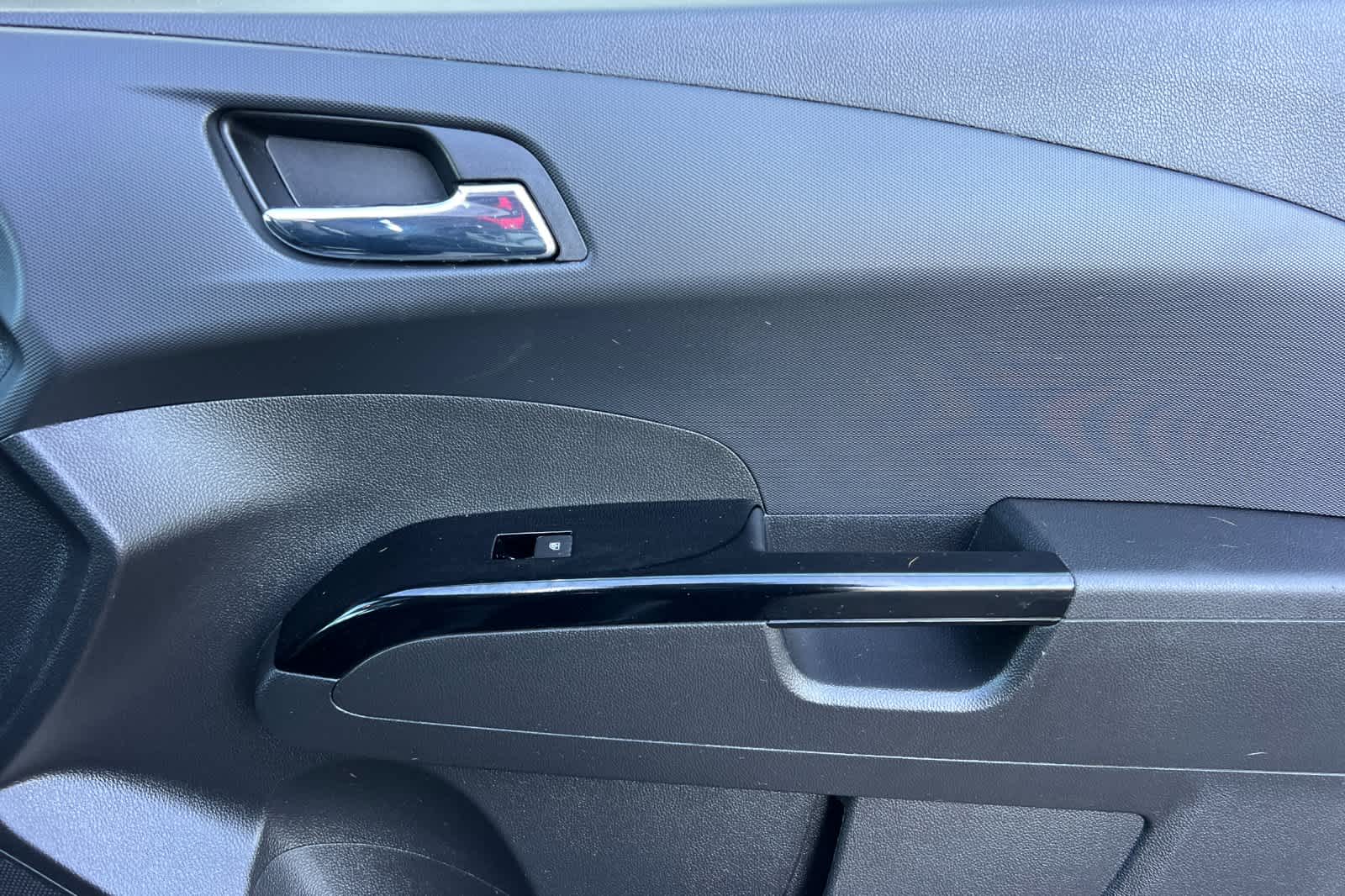 Thumbnail: 2015 Chevrolet Sonic - 18