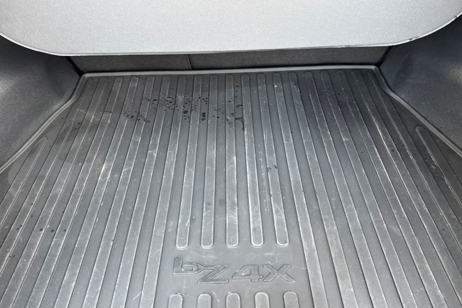 Thumbnail: 2025 Toyota bZ4X - 16