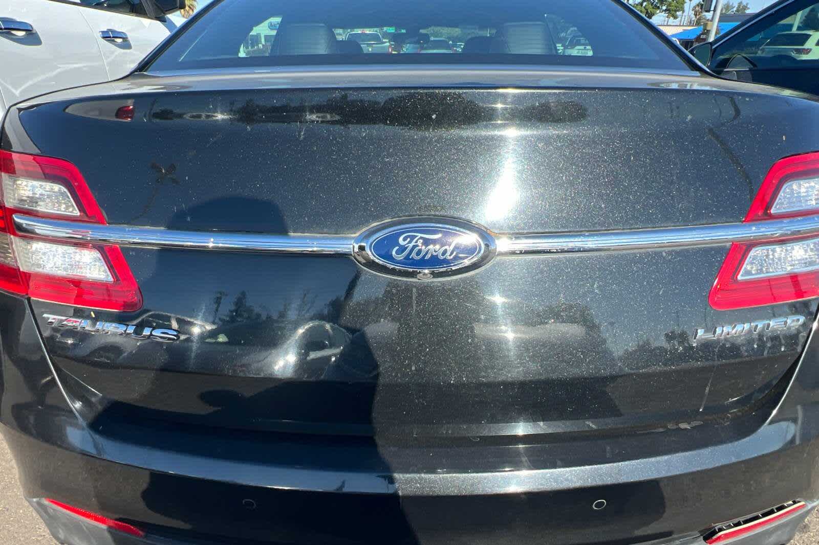 Thumbnail: 2015 Ford Taurus - 15
