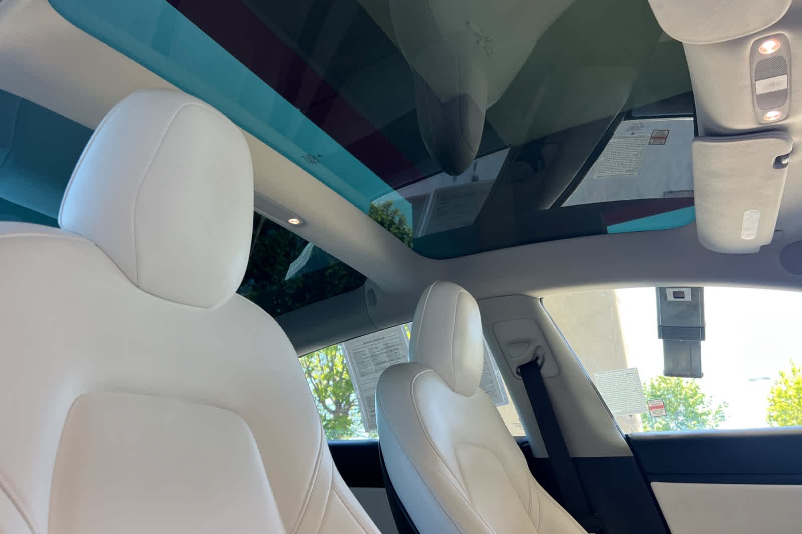Thumbnail: 2019 Tesla Model 3 - 17