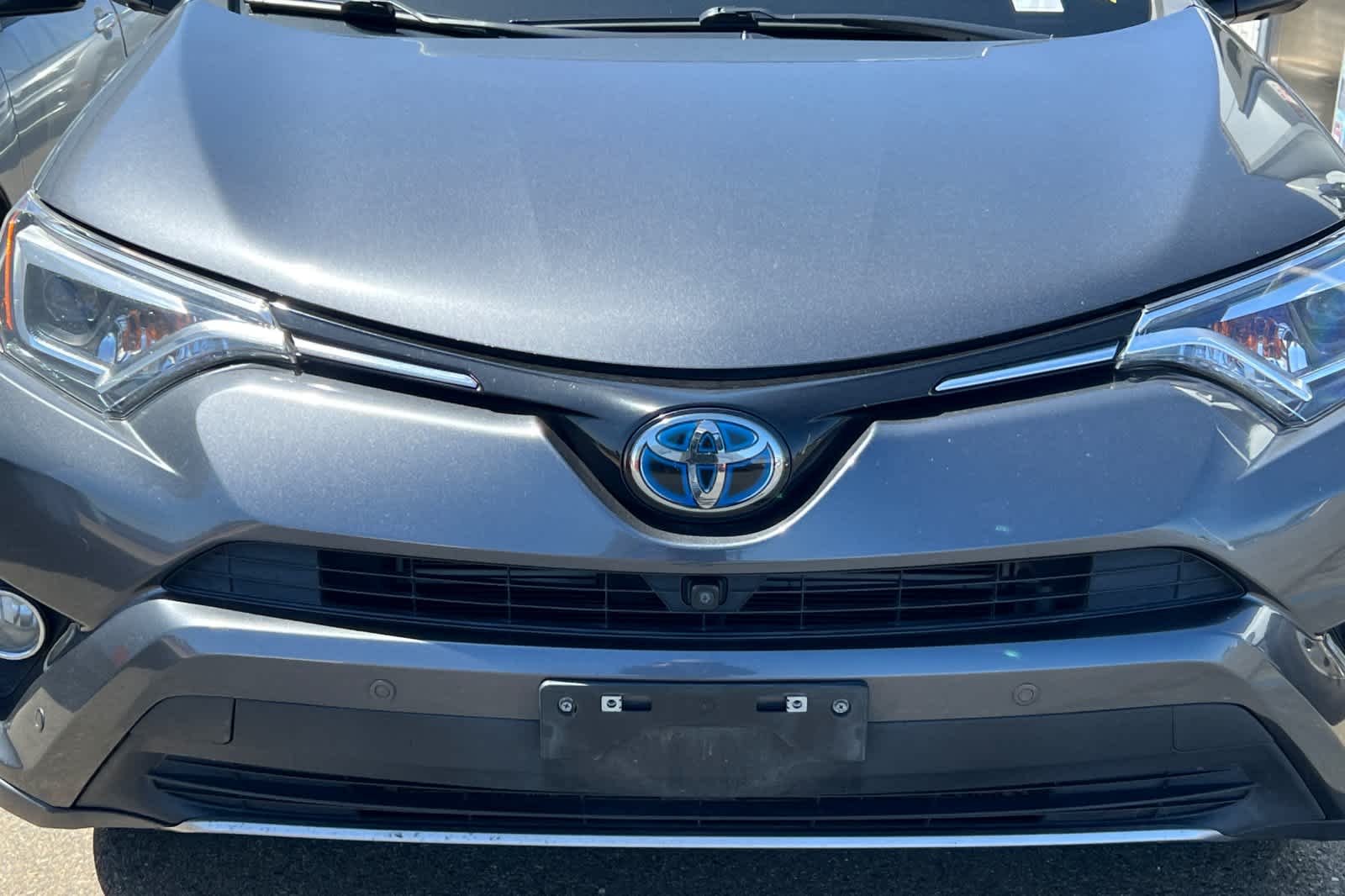 Thumbnail: 2017 Toyota RAV4 - 12