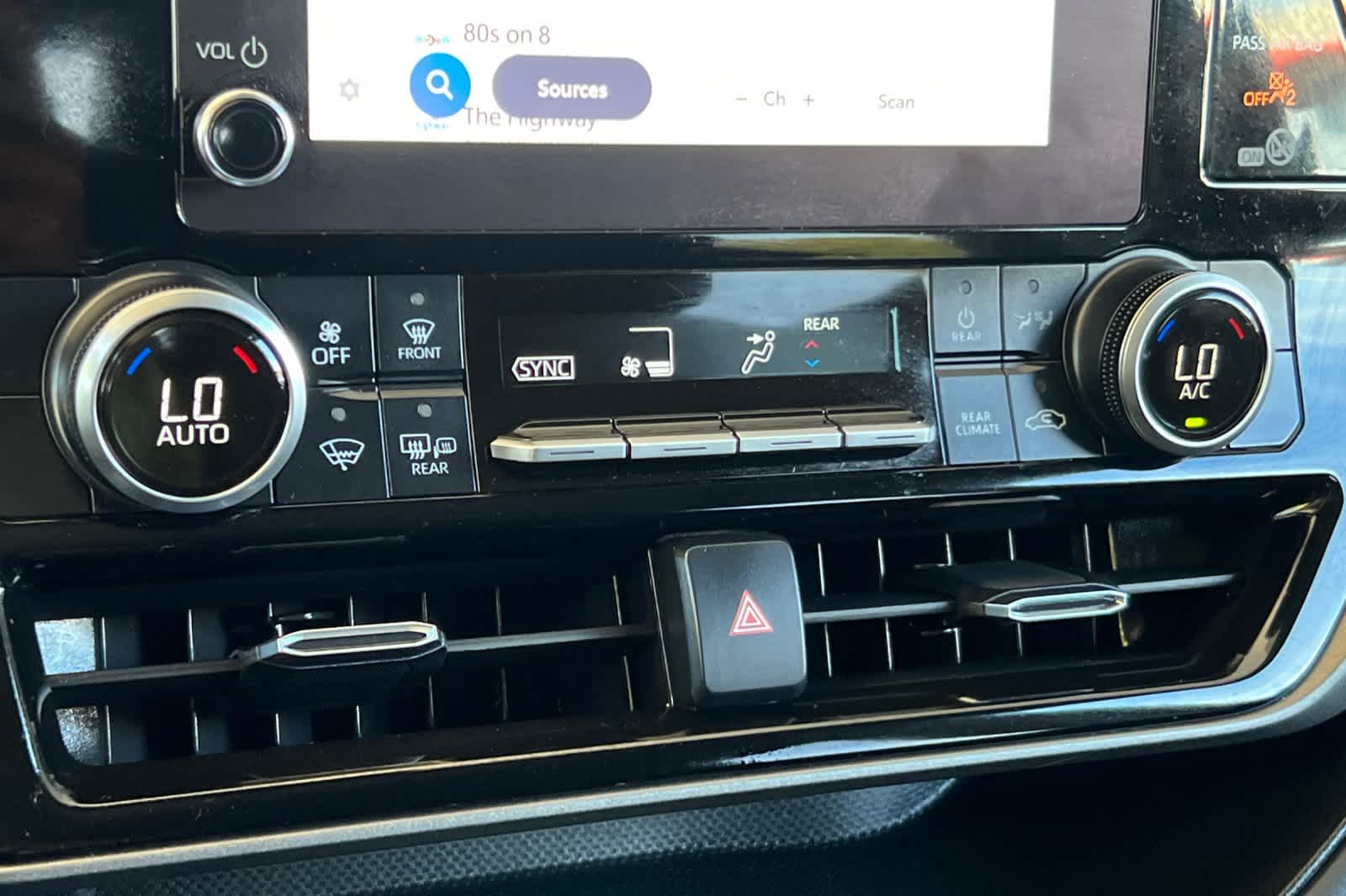 Thumbnail: 2023 Toyota Highlander - 23