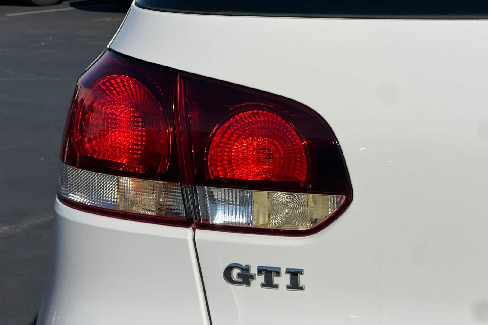 Thumbnail: 2012 Volkswagen Golf - 29
