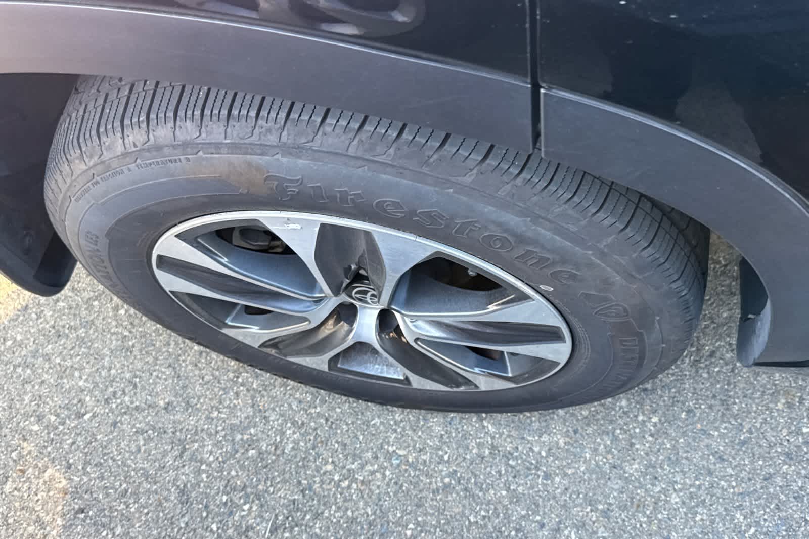 Thumbnail: 2023 Toyota Highlander - 13